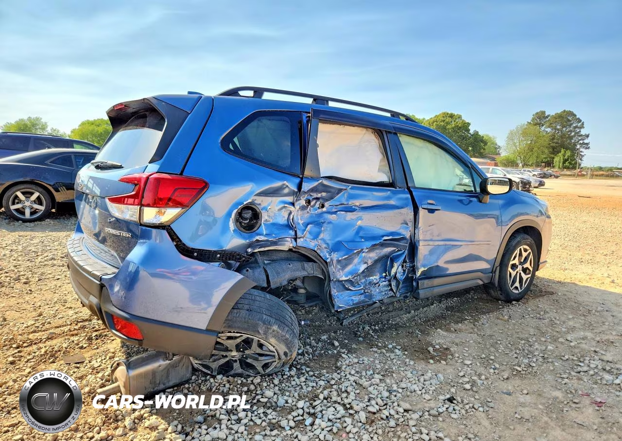 2022 Subaru Forester Premium VIN:JF2SKAEC8NH513020 - 3