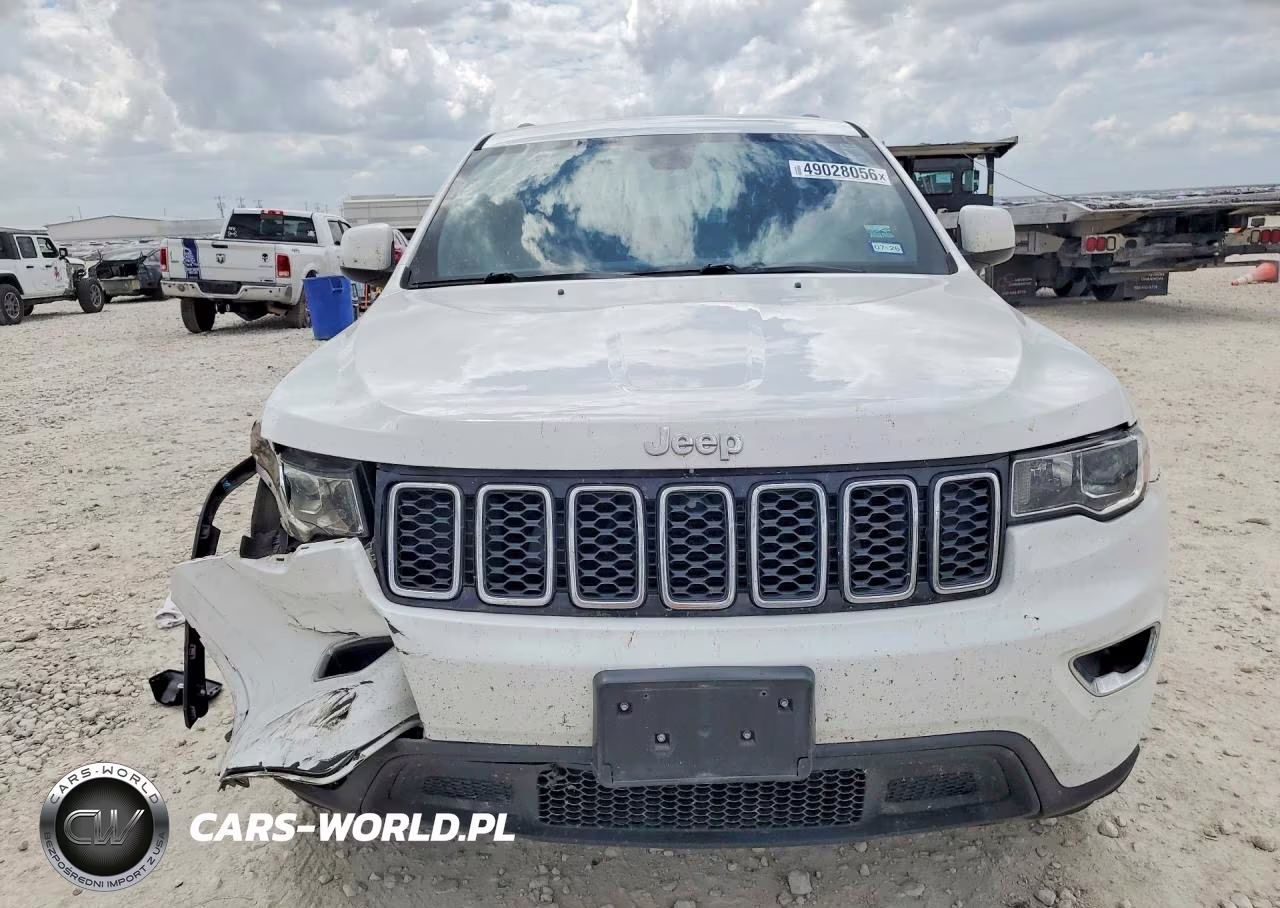 2018 Jeep Grand Cherokee Laredo VIN:1C4RJEAG5JC339107 - 5