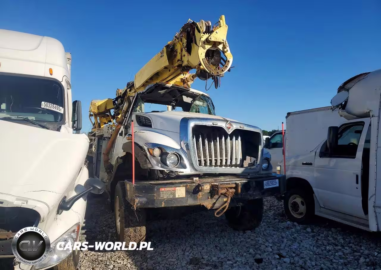 2017 International 7300 Digger Derrick Truck