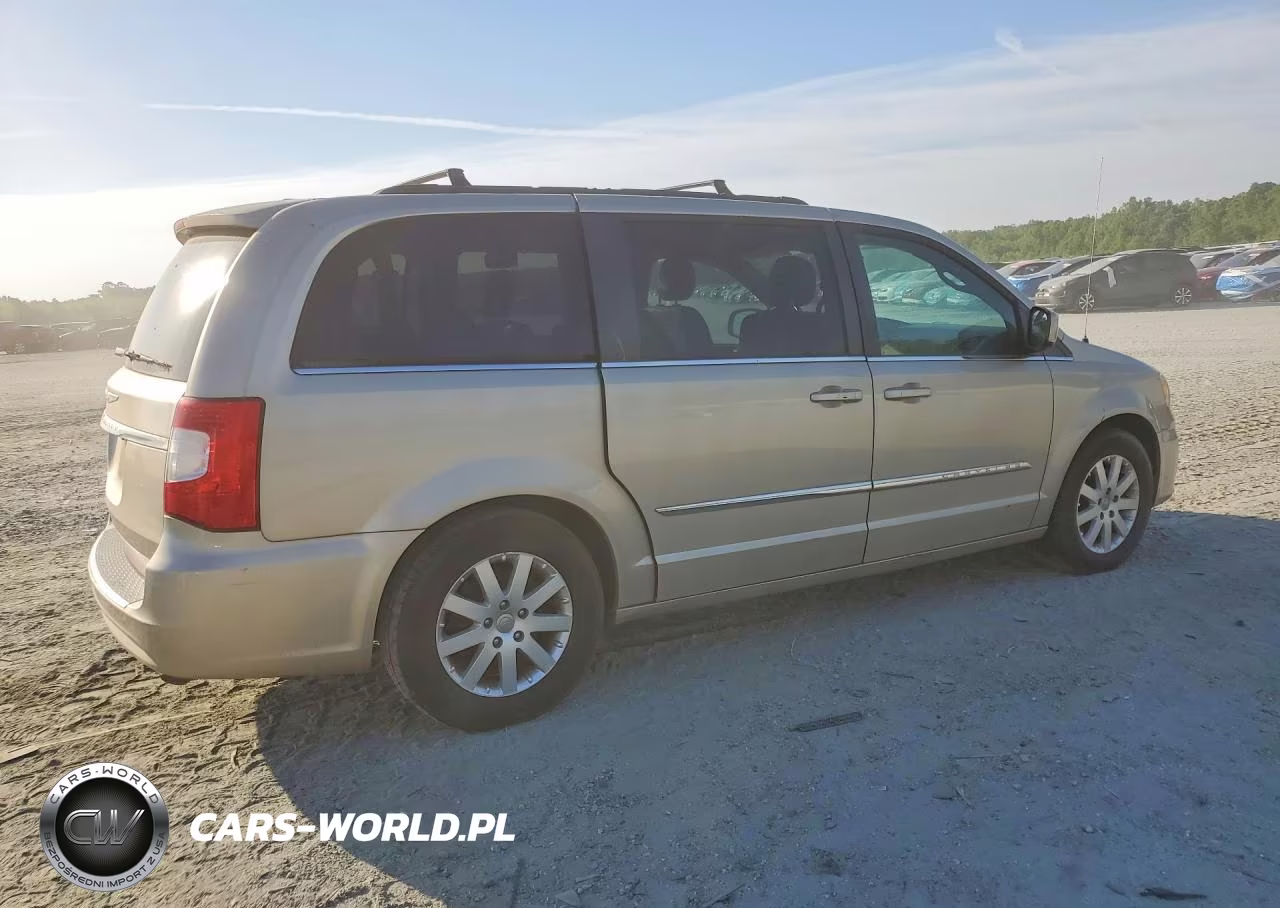 2016 Chrysler Town & Country Touring VIN:2C4RC1BG2GR287243 - 3