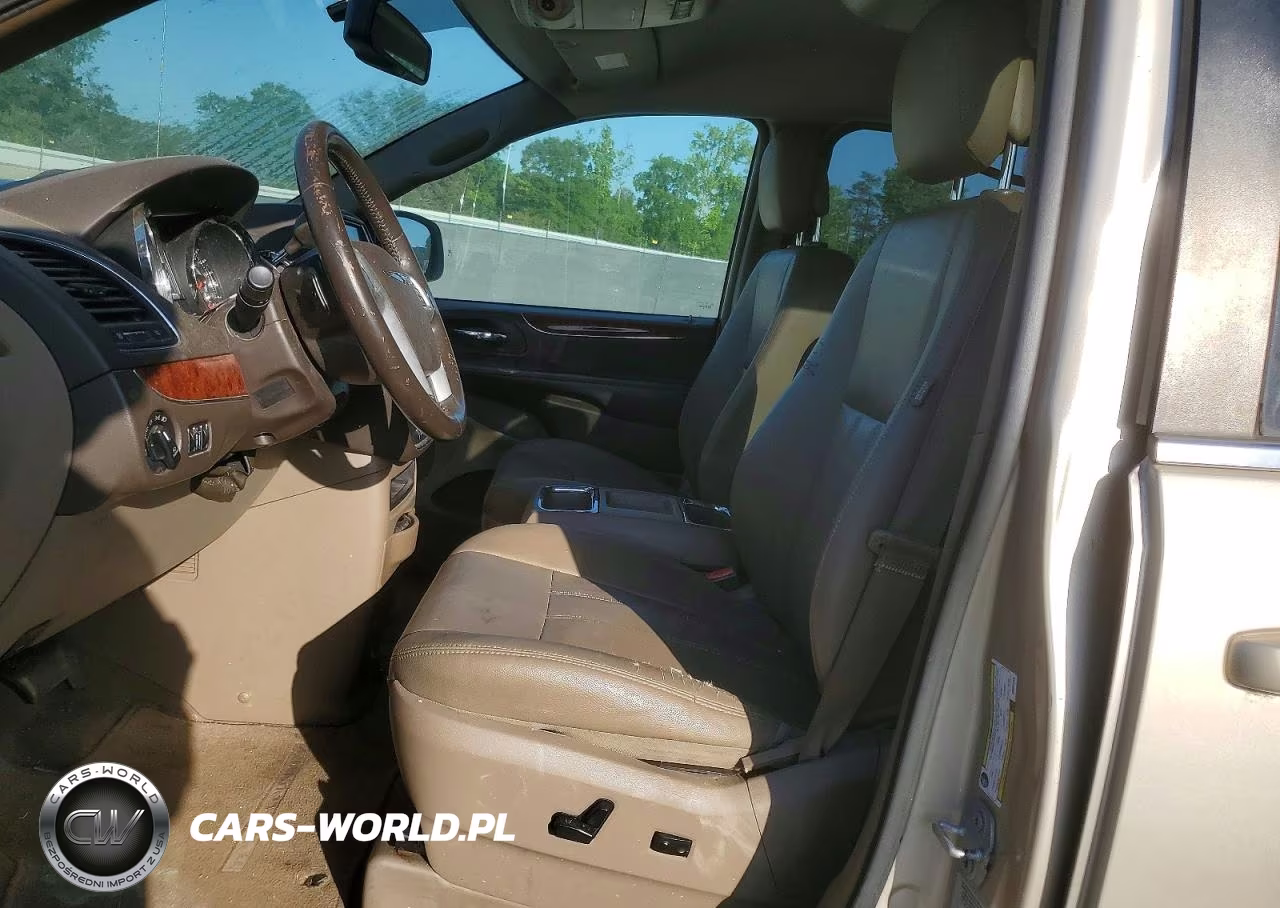 2016 Chrysler Town & Country Touring VIN:2C4RC1BG2GR287243 - 7