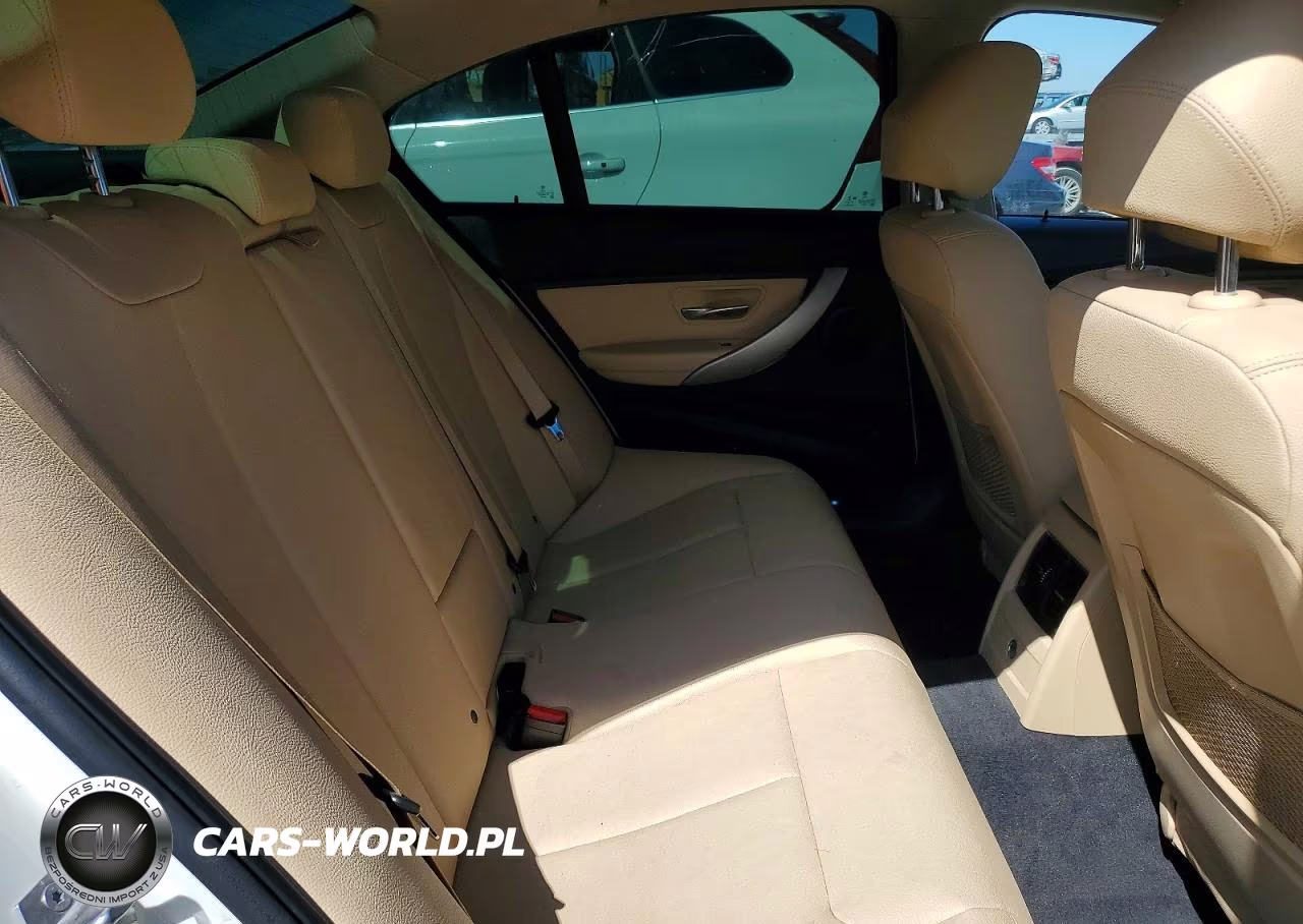 2018 BMW 320 I VIN:WBA8A9C5XJAH13348 - 10