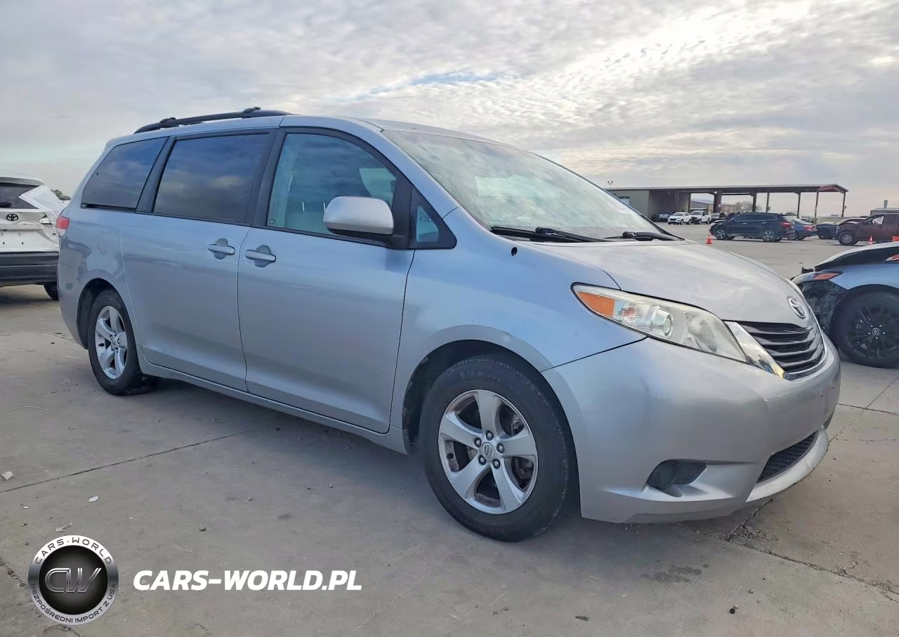 2012 Toyota Sienna Le 8-Passenger VIN:5TDKK3DC0CS193549 - 4