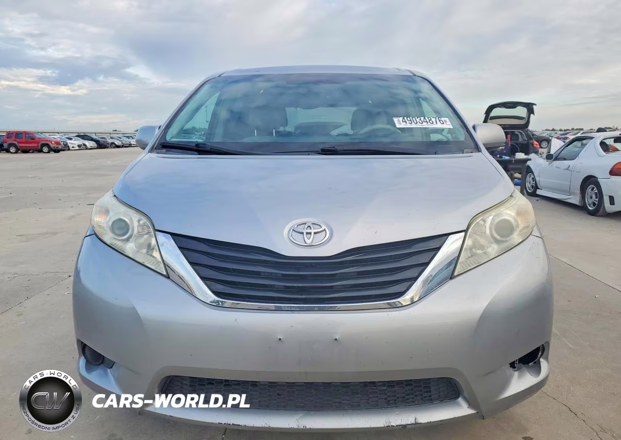 2012 Toyota Sienna Le 8-Passenger VIN:5TDKK3DC0CS193549 - 5