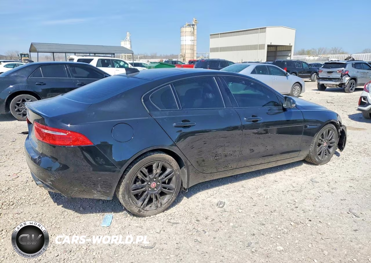 2017 Jaguar Xe Prestige VIN:SAJAE4BG9HA946824 - 3