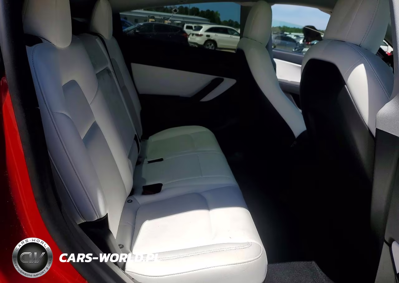2021 Tesla Model Y VIN:5YJYGDEE0MF061334 - 10