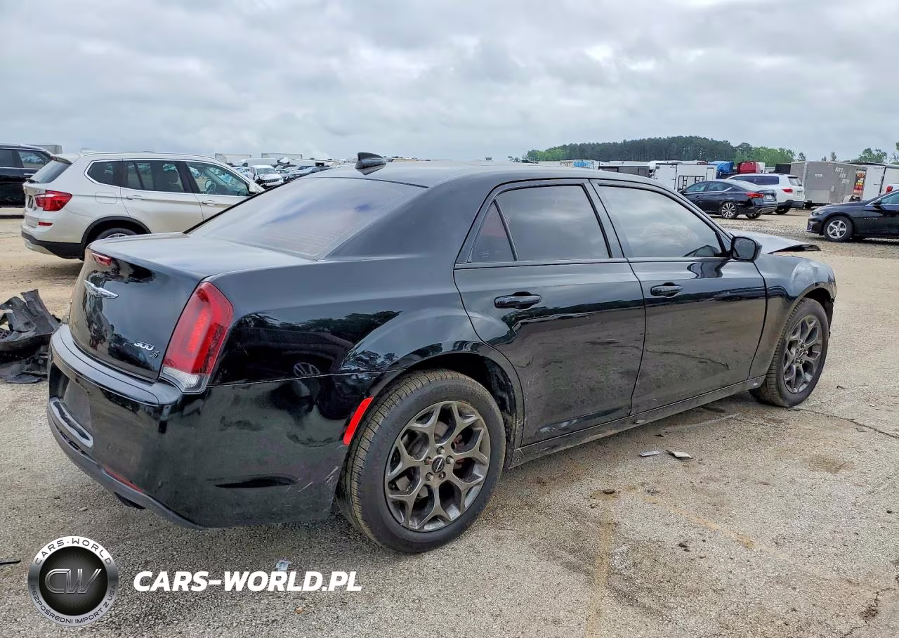 2016 Chrysler 300 S VIN:2C3CCAGGXGH244407 - 3