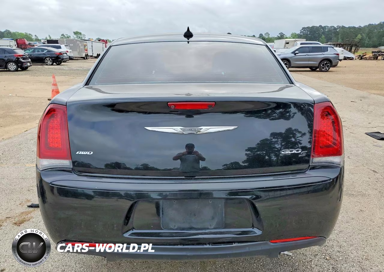 2016 Chrysler 300 S VIN:2C3CCAGGXGH244407 - 6