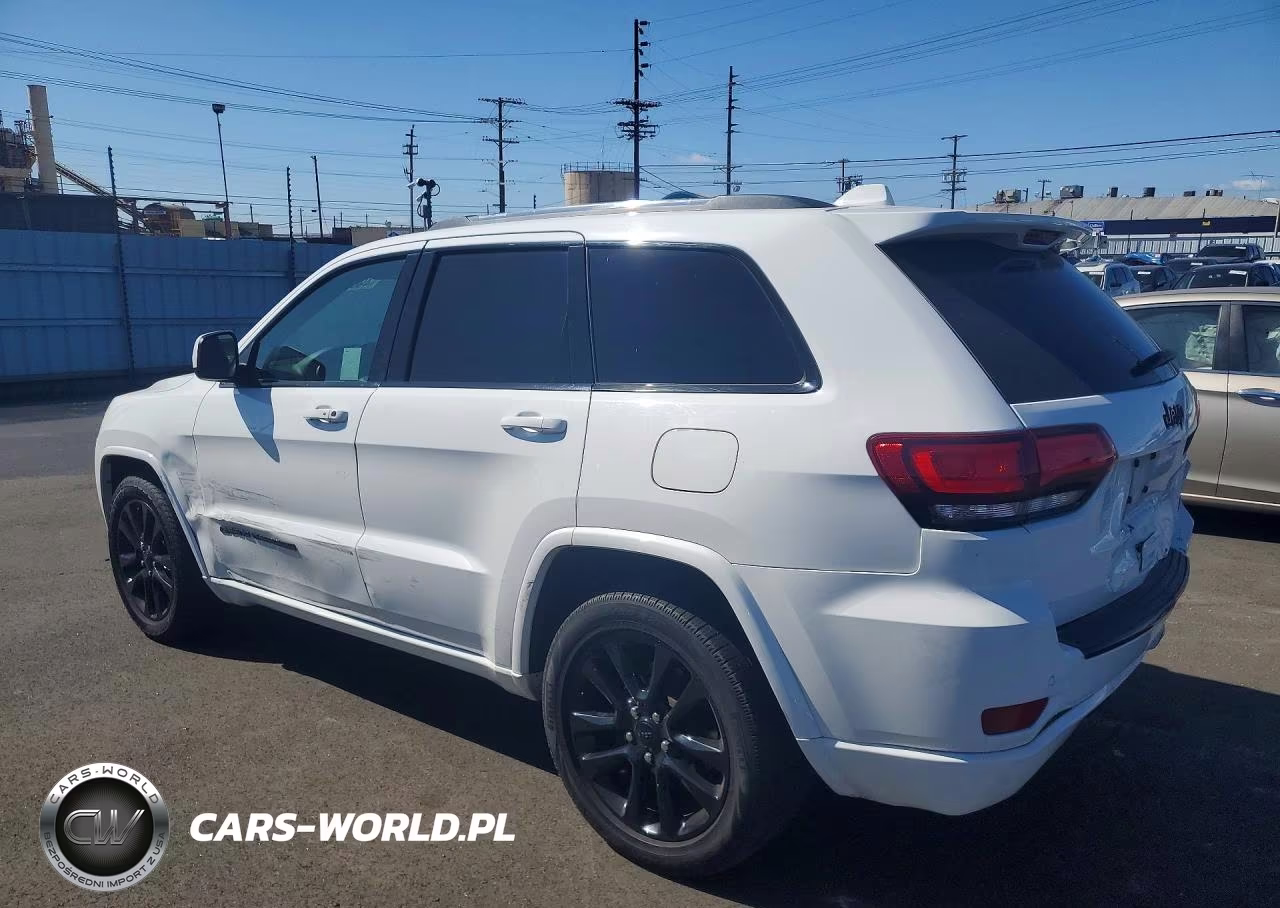 2017 Jeep Grand Cherokee Laredo VIN:1C4RJEAG5HC823045 - 2