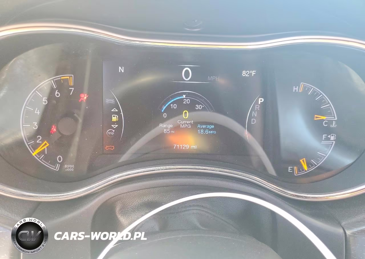 2017 Jeep Grand Cherokee Laredo VIN:1C4RJEAG5HC823045 - 9
