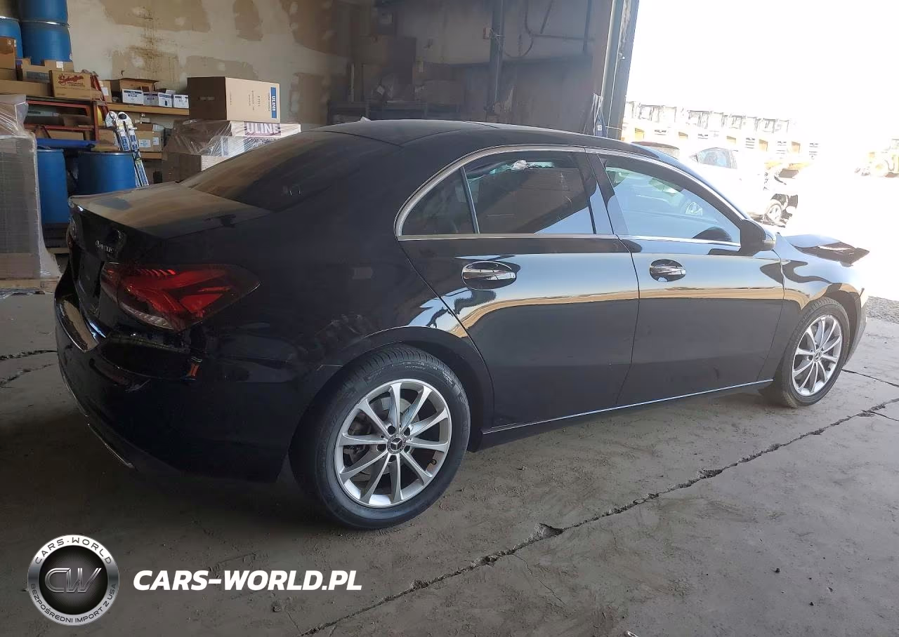 2021 Mercedes-Benz A 220 4Matic VIN:W1K3G4FB0MJ274720 - 3