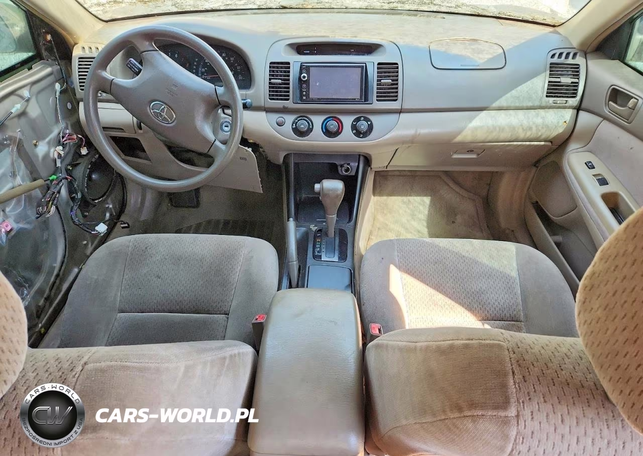 2002 Toyota Camry Le VIN:4T1BE32K32U035939 - 8