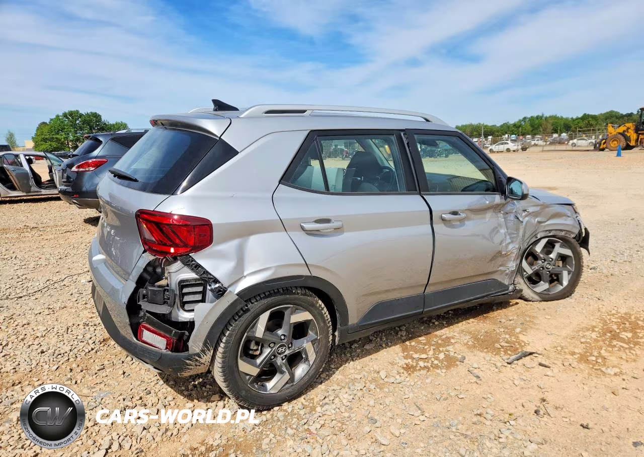 2022 Hyundai Venue Sel VIN:KMHRC8A37NU151337 - 3