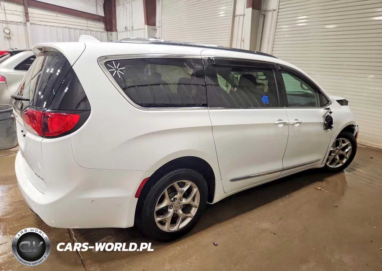 2017 Chrysler Pacifica Limited VIN:2C4RC1GG0HR734730 - 3