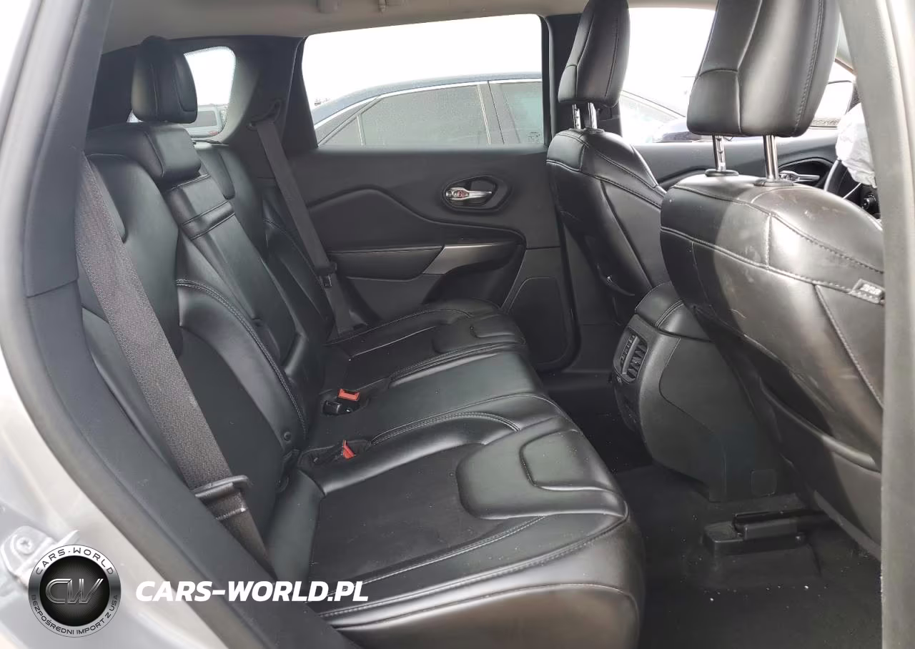 2019 Jeep Cherokee Latitude Plus VIN:1C4PJLLB9KD333206 - 11