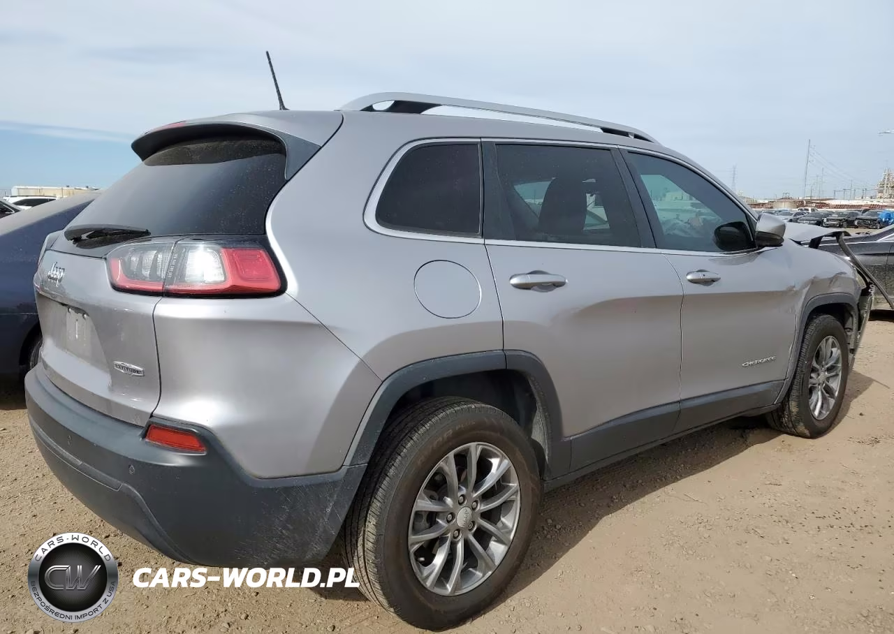 2019 Jeep Cherokee Latitude Plus VIN:1C4PJLLB9KD333206 - 3
