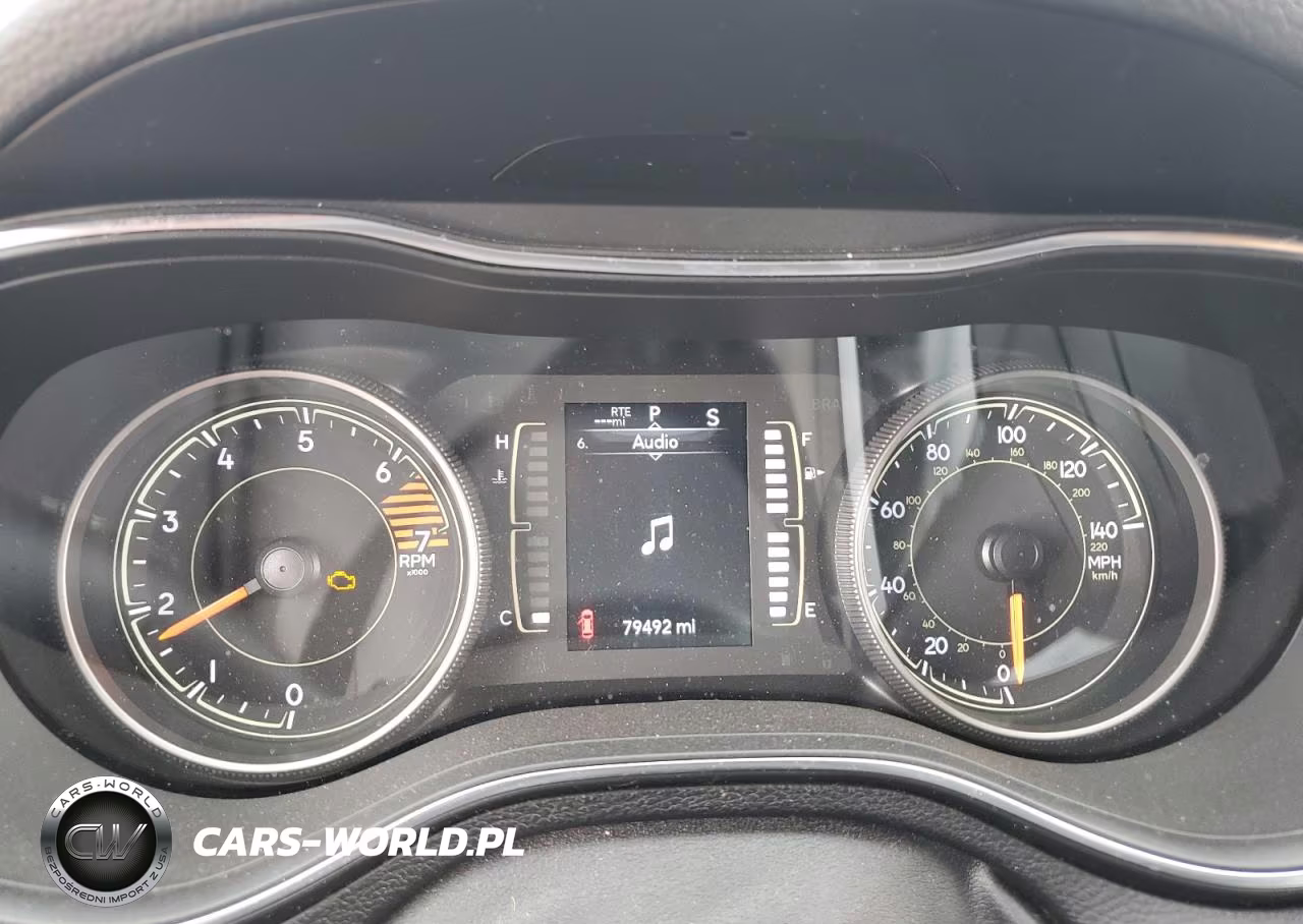 2019 Jeep Cherokee Latitude Plus VIN:1C4PJLLB9KD333206 - 9