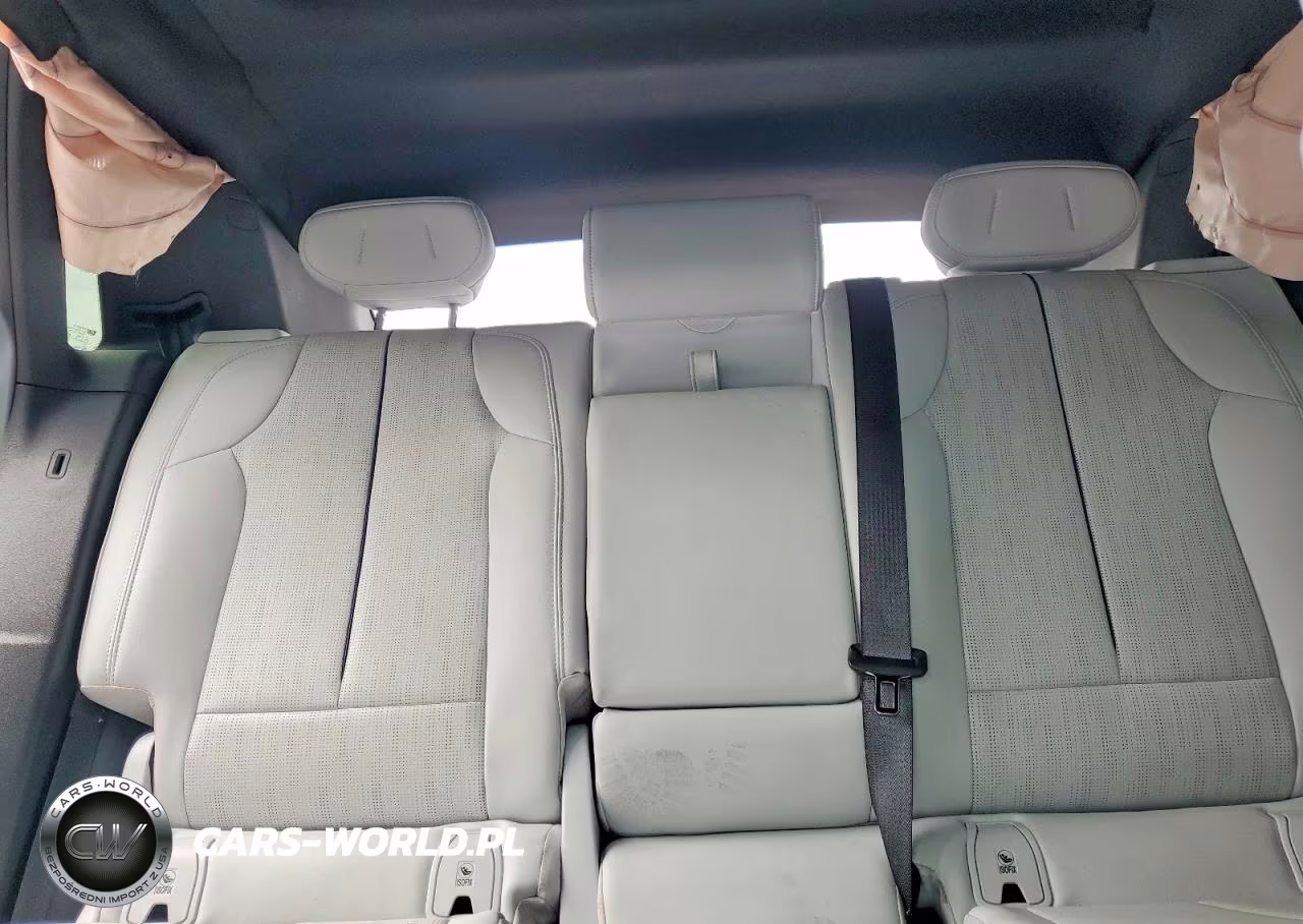 2024 Cadillac Lyriq Luxury VIN:1GYKPPRL3RZ110859 - 10