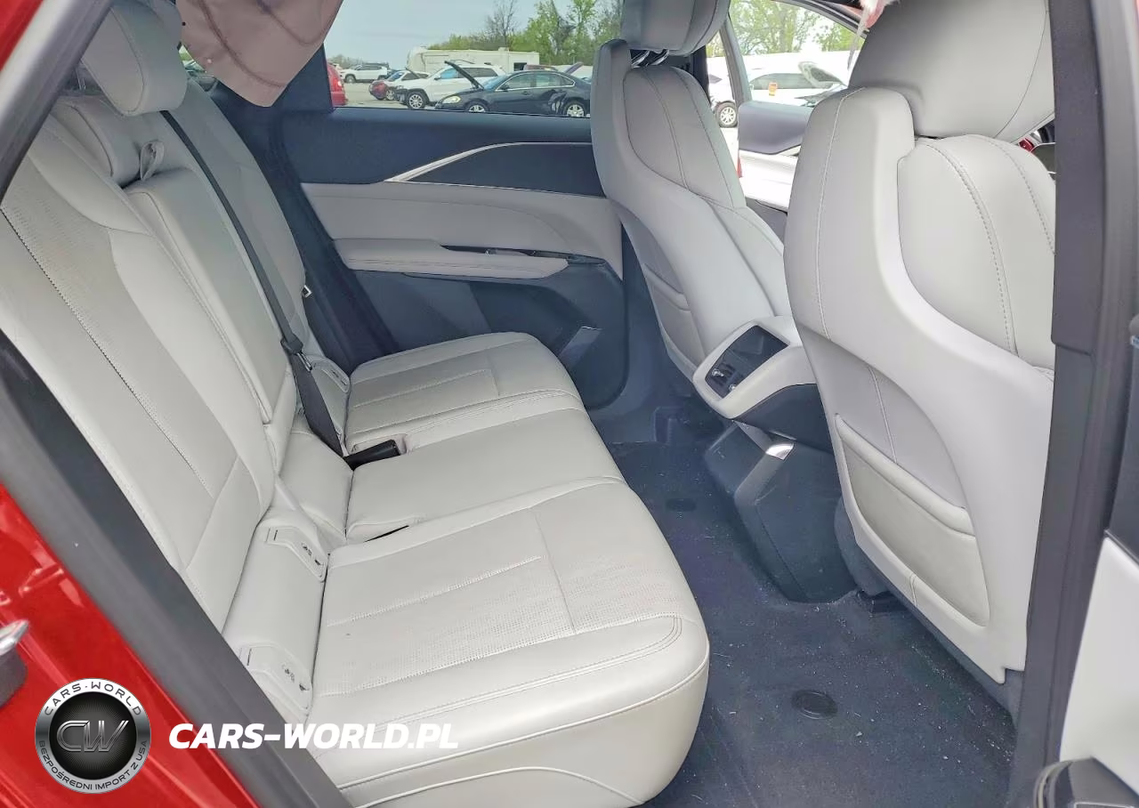 2024 Cadillac Lyriq Luxury VIN:1GYKPPRL3RZ110859 - 11