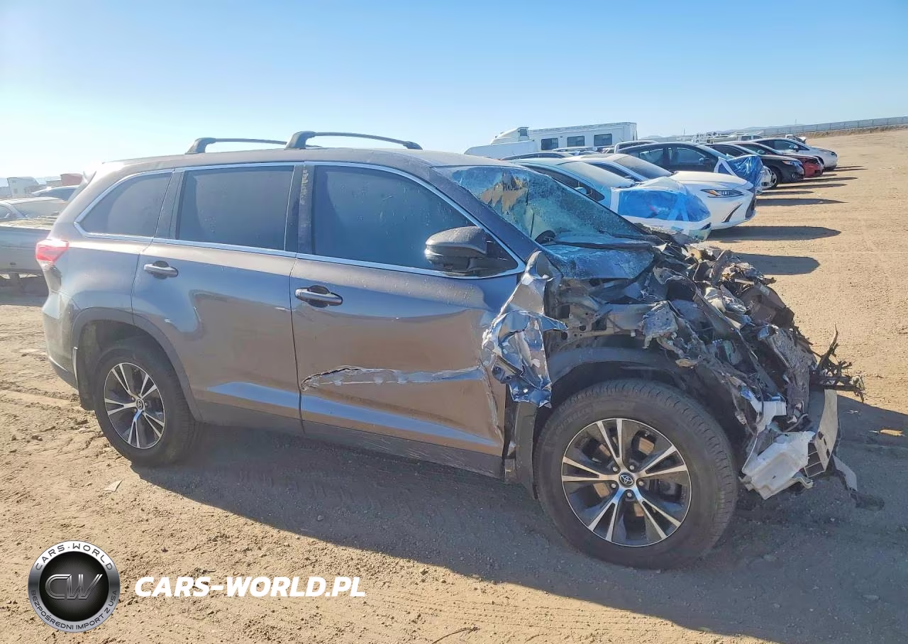 2019 Toyota Highlander Xle VIN:5TDBZRFH1KS963554 - 4