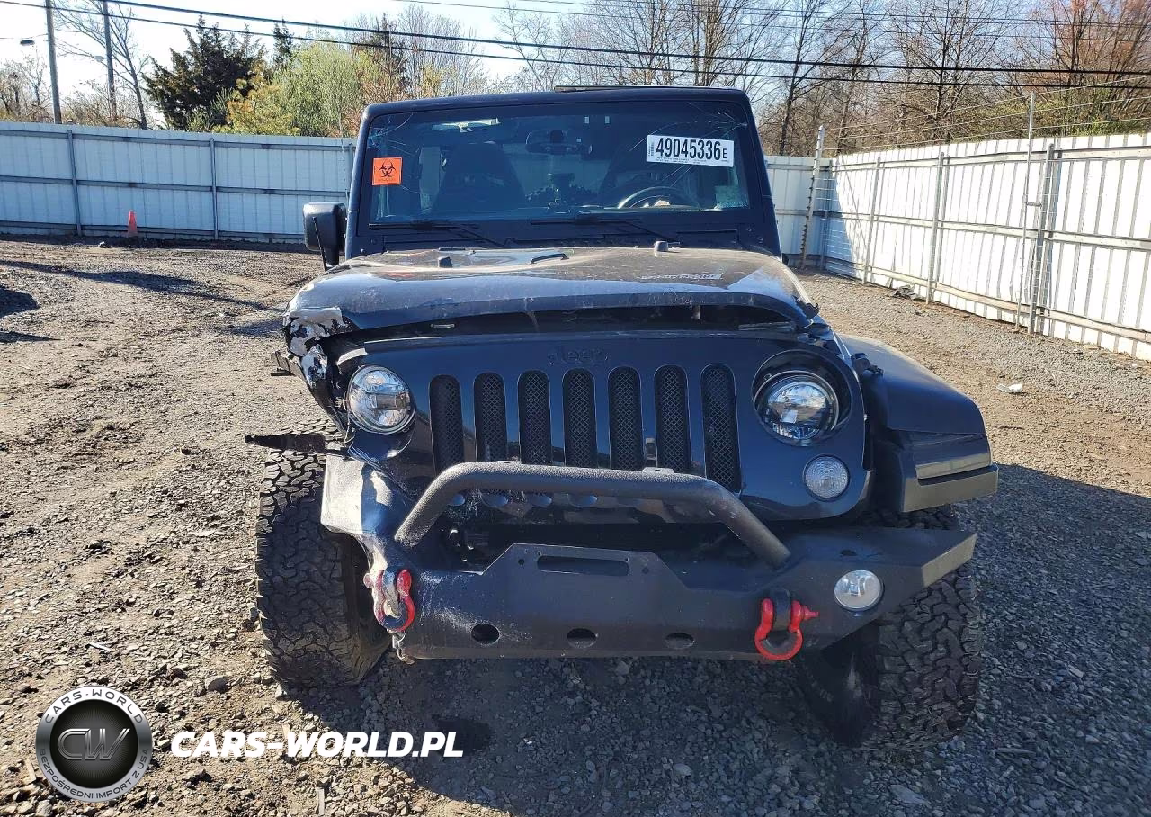 2016 Jeep Wrangler Sport VIN:1C4BJWDG4GL104841 - 5