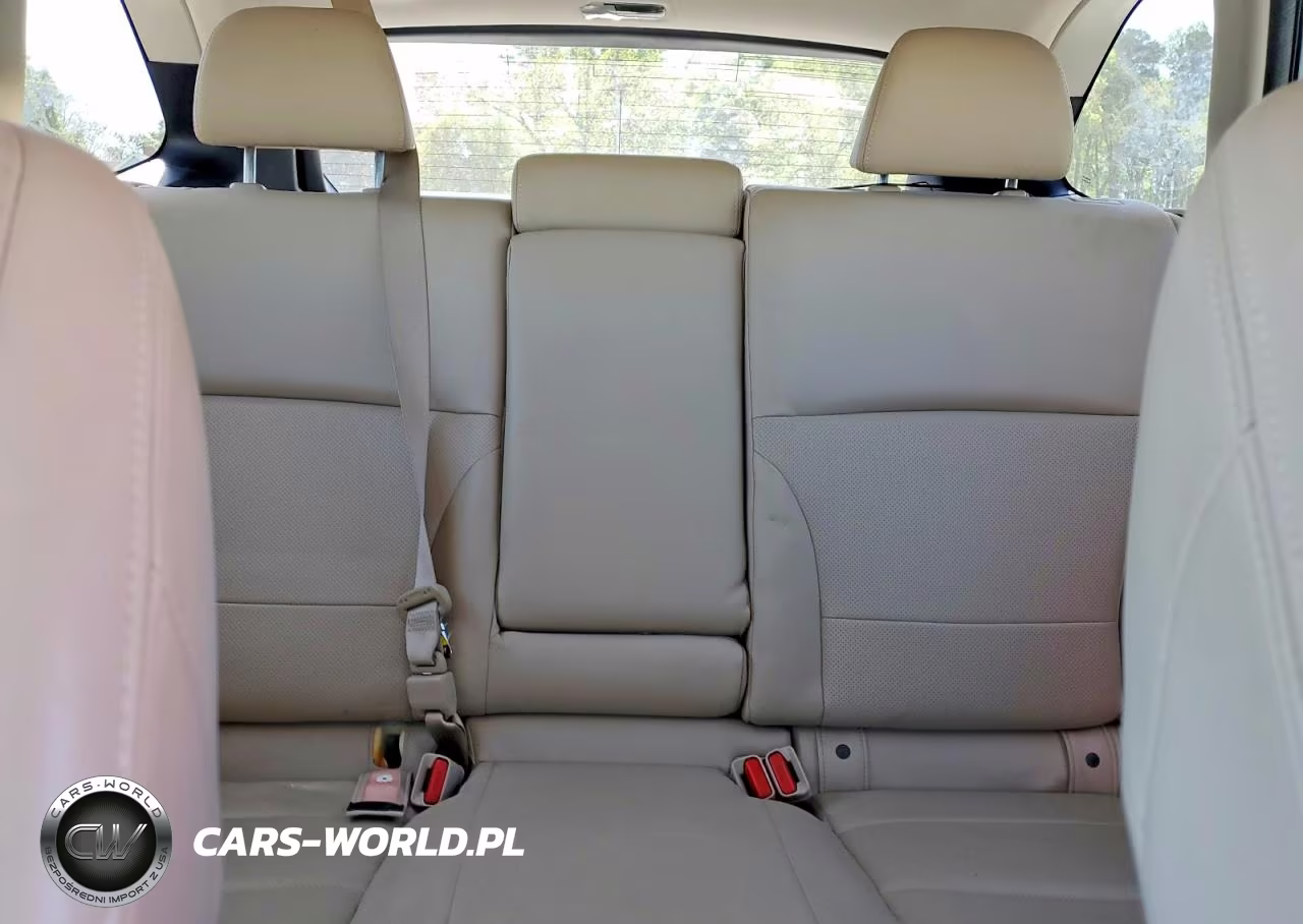 2016 Subaru Outback 3.6R Limited VIN:4S4BSENC3G3273652 - 10