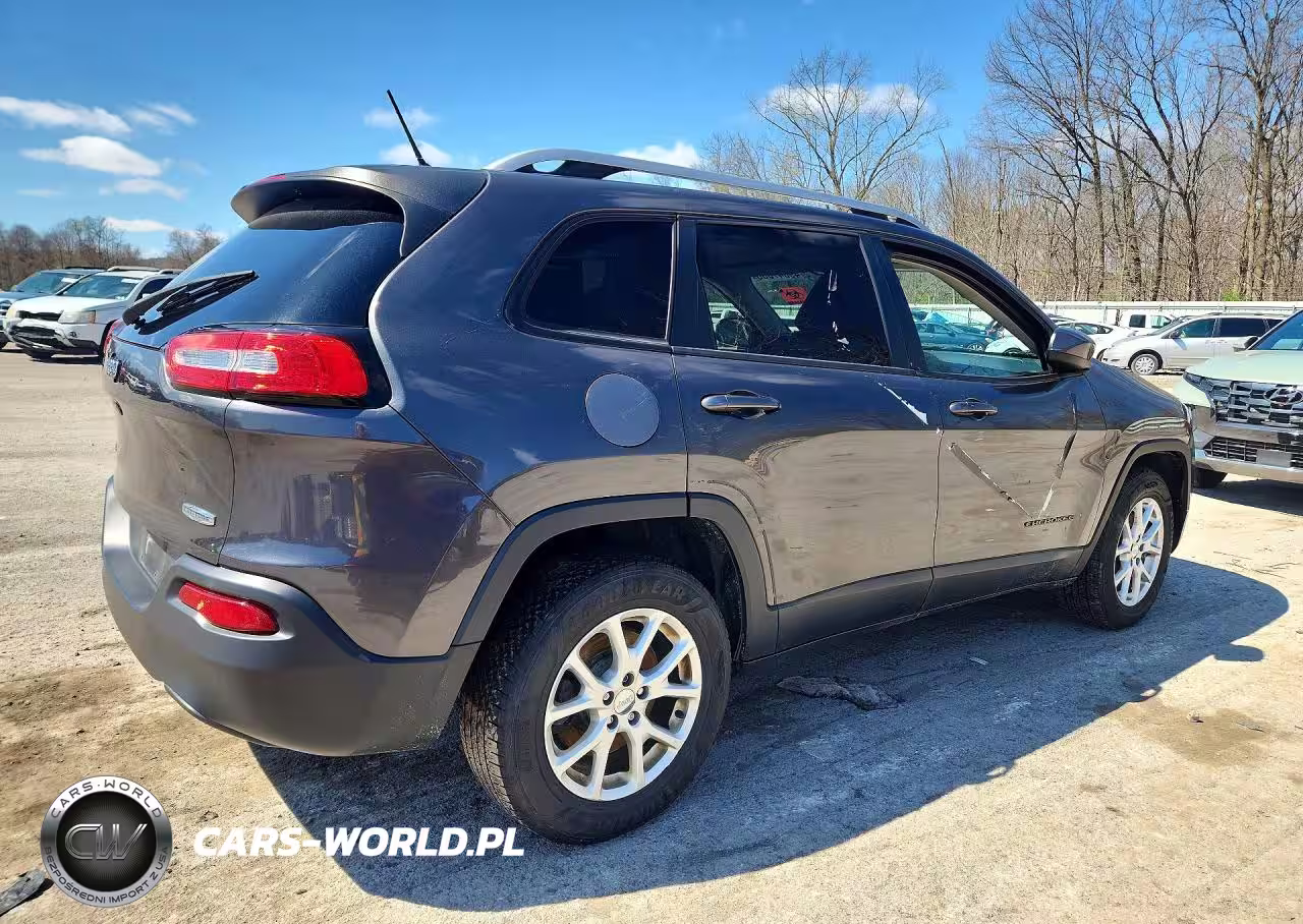 2015 Jeep Cherokee Latitude VIN:1C4PJMCB7FW541035 - 3