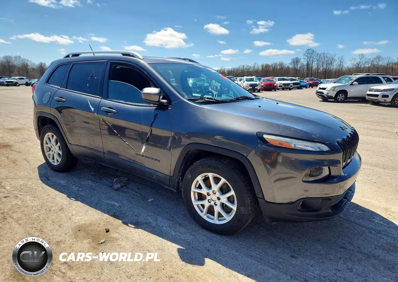 2015 Jeep Cherokee Latitude VIN:1C4PJMCB7FW541035 - 4