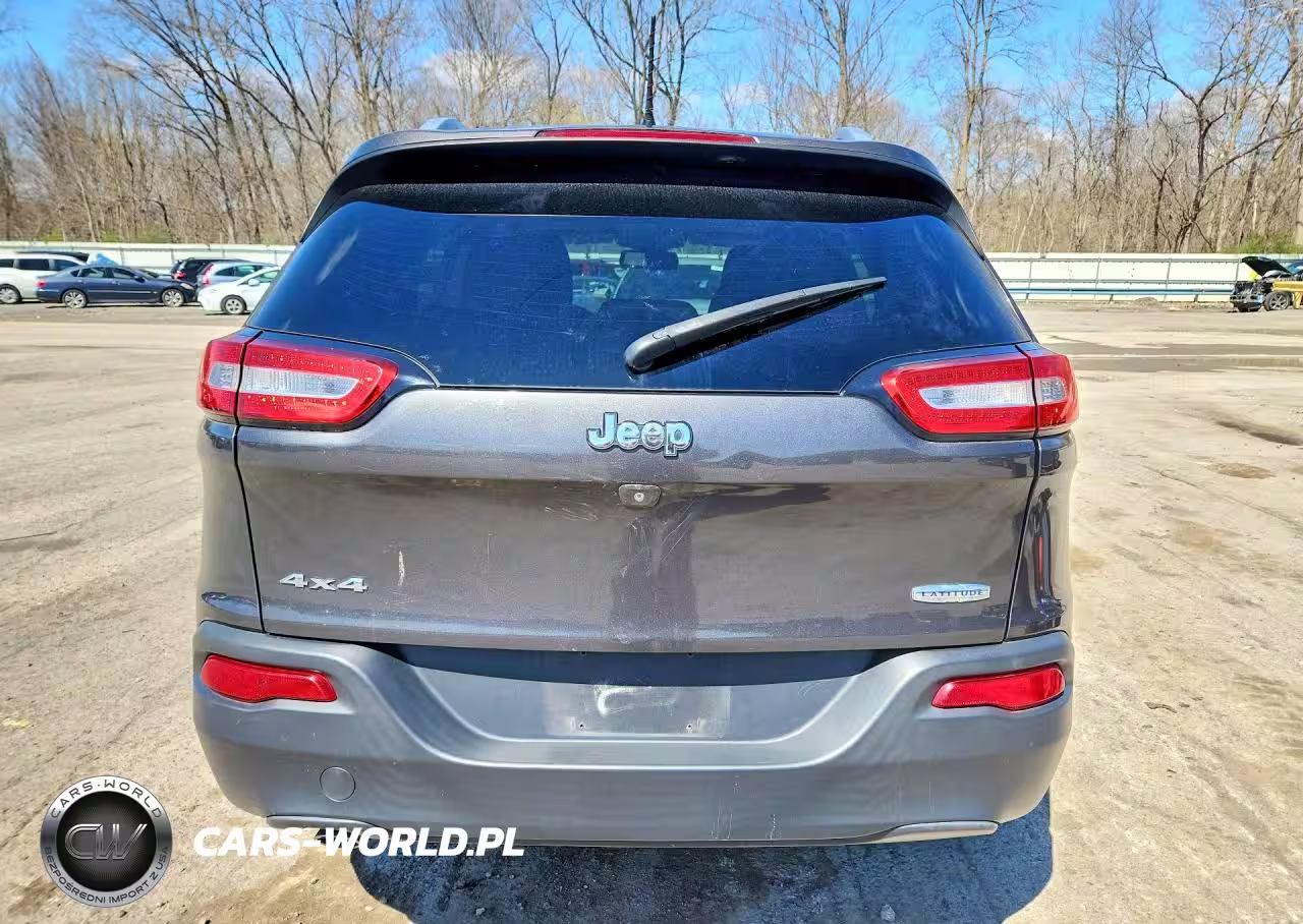 2015 Jeep Cherokee Latitude VIN:1C4PJMCB7FW541035 - 6