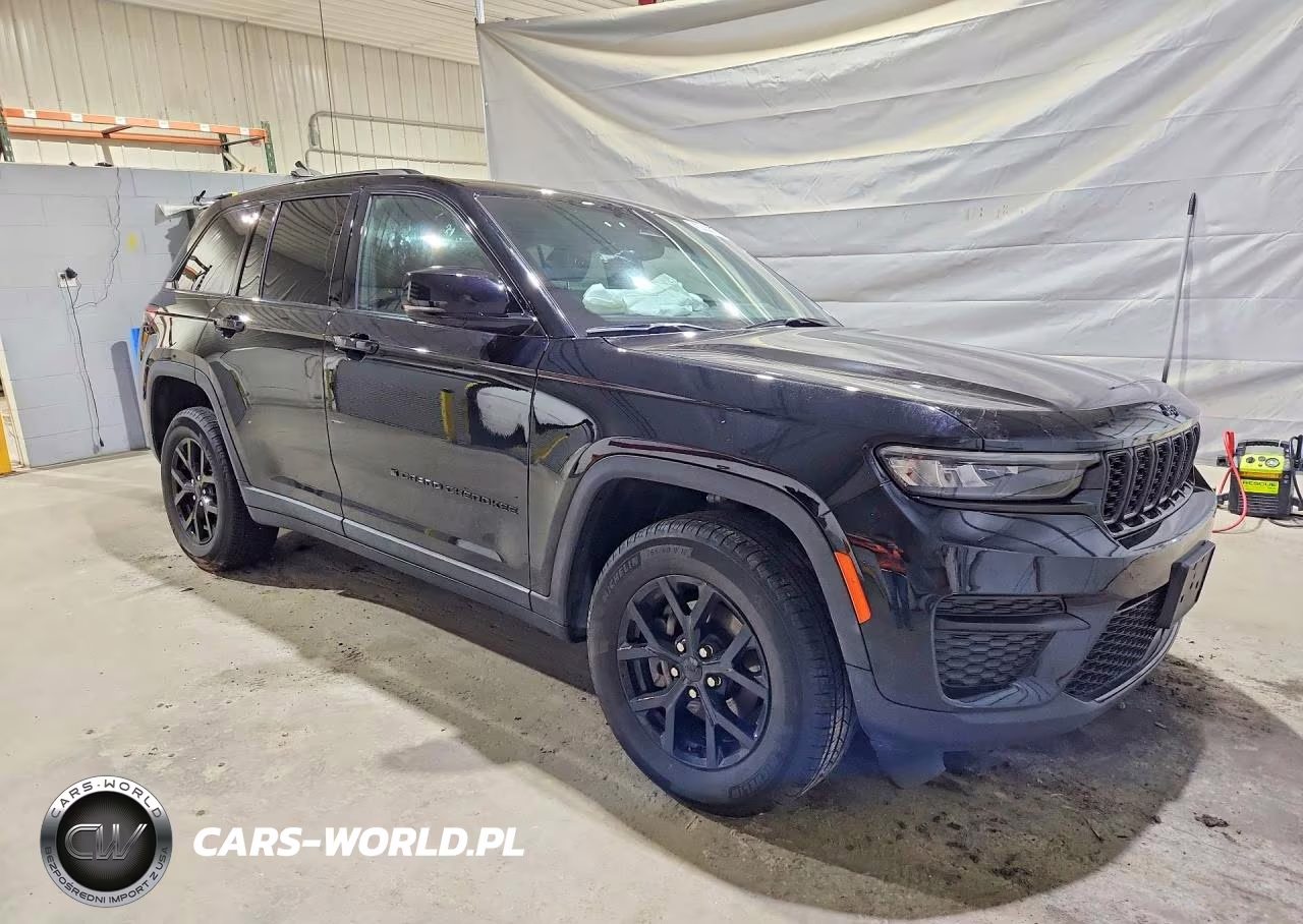 2025 Jeep Grand Cherokee Laredo VIN:1C4RJHAG8SC276569 - 4