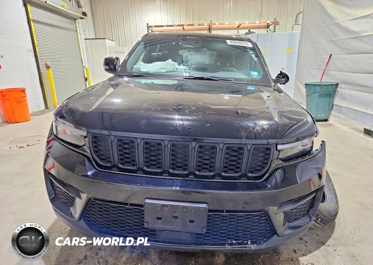 2025 Jeep Grand Cherokee Laredo VIN:1C4RJHAG8SC276569 - 5