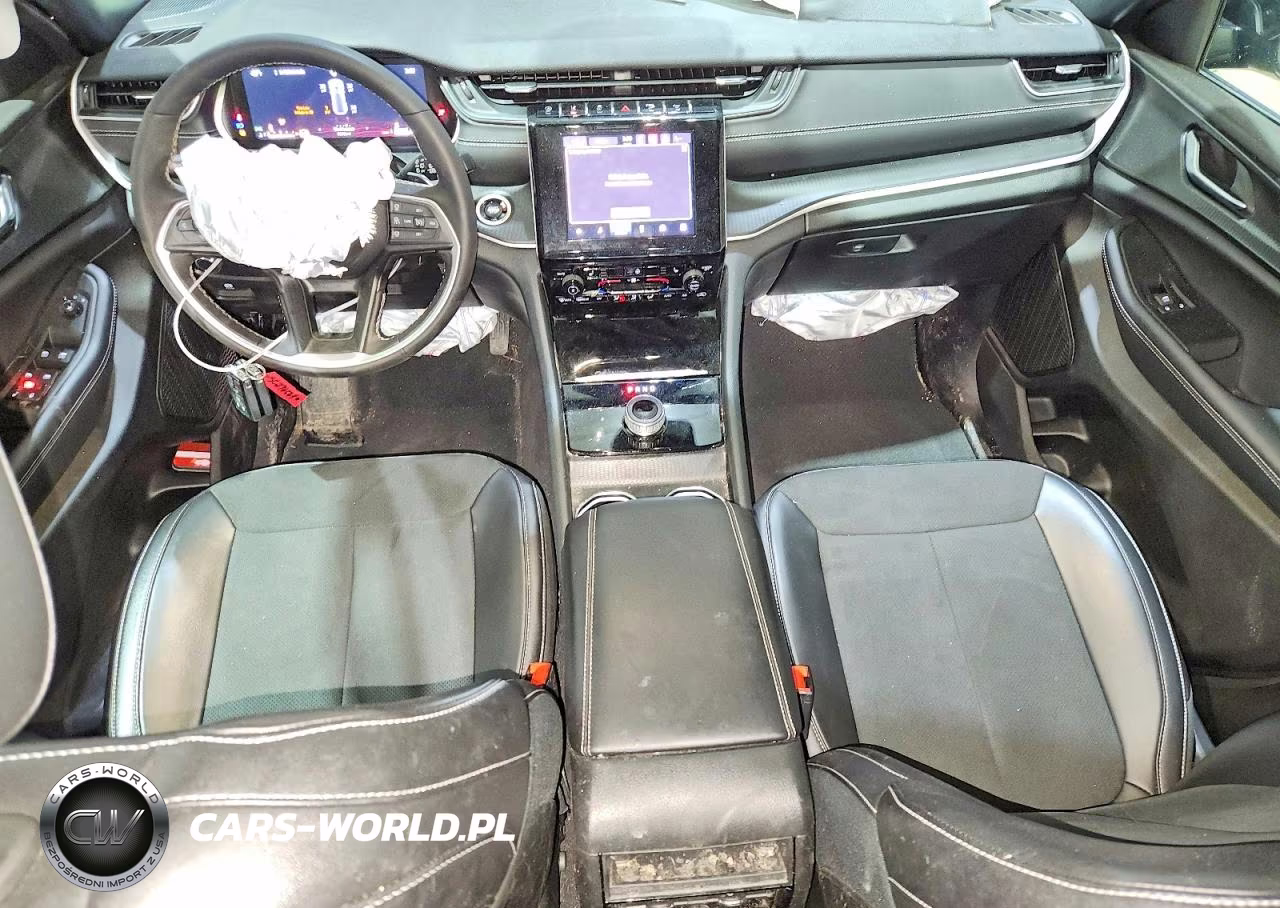 2025 Jeep Grand Cherokee Laredo VIN:1C4RJHAG8SC276569 - 8