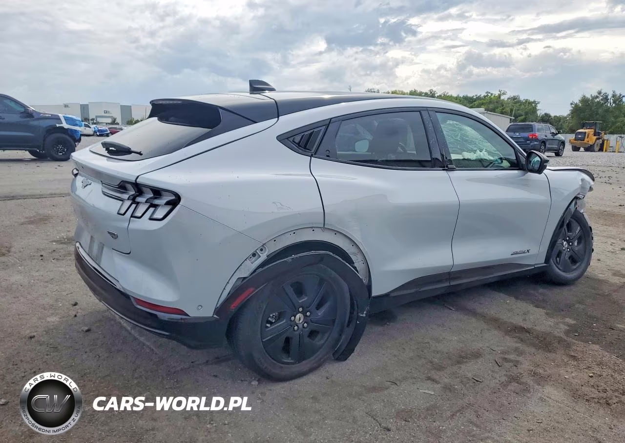 2022 Ford Mustang Mach-E California Route 1 VIN:3FMTK2R71NMA27145 - 3