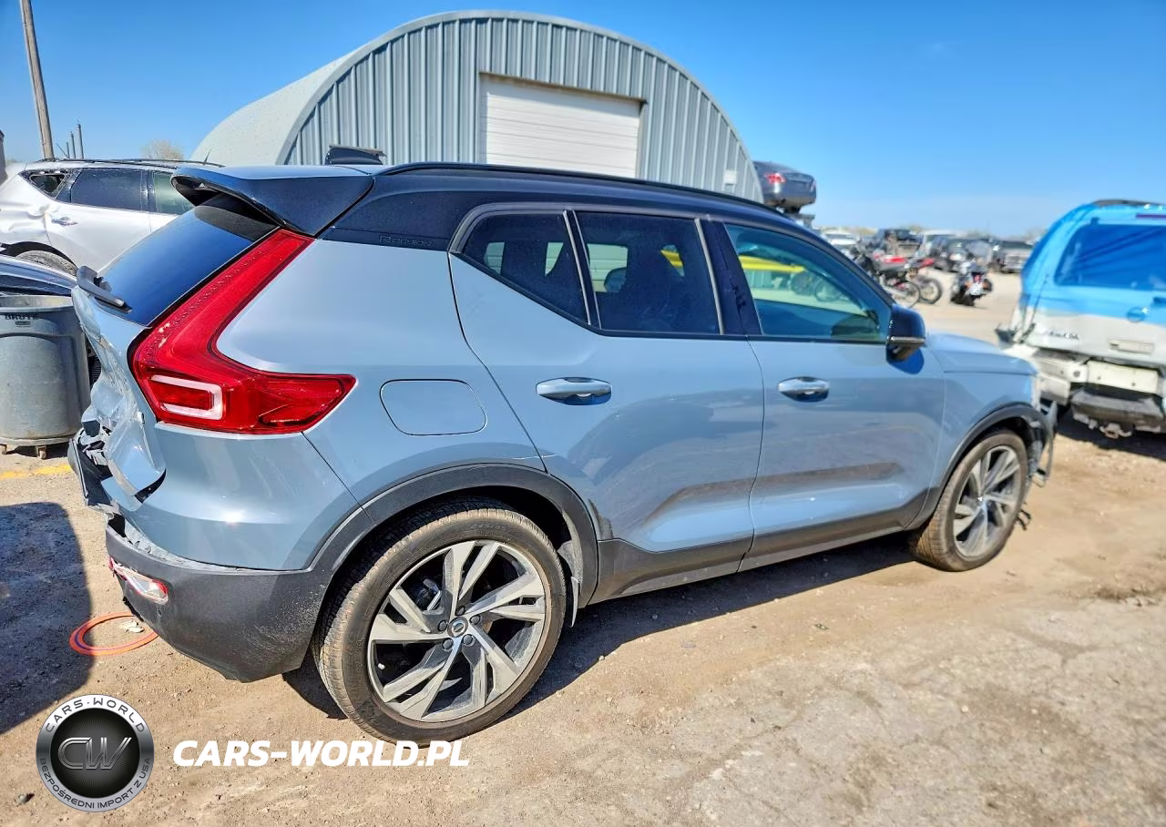 2020 Volvo Xc40 T5 R-Design VIN:YV4162UM5L2183882 - 3