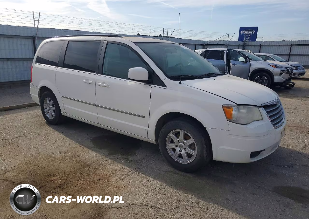 2010 Chrysler Town & Country Touring VIN:2A4RR5D18AR266090 - 4