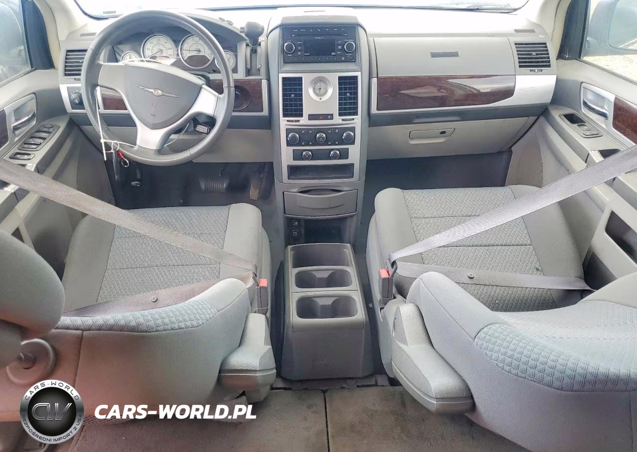 2010 Chrysler Town & Country Touring VIN:2A4RR5D18AR266090 - 8