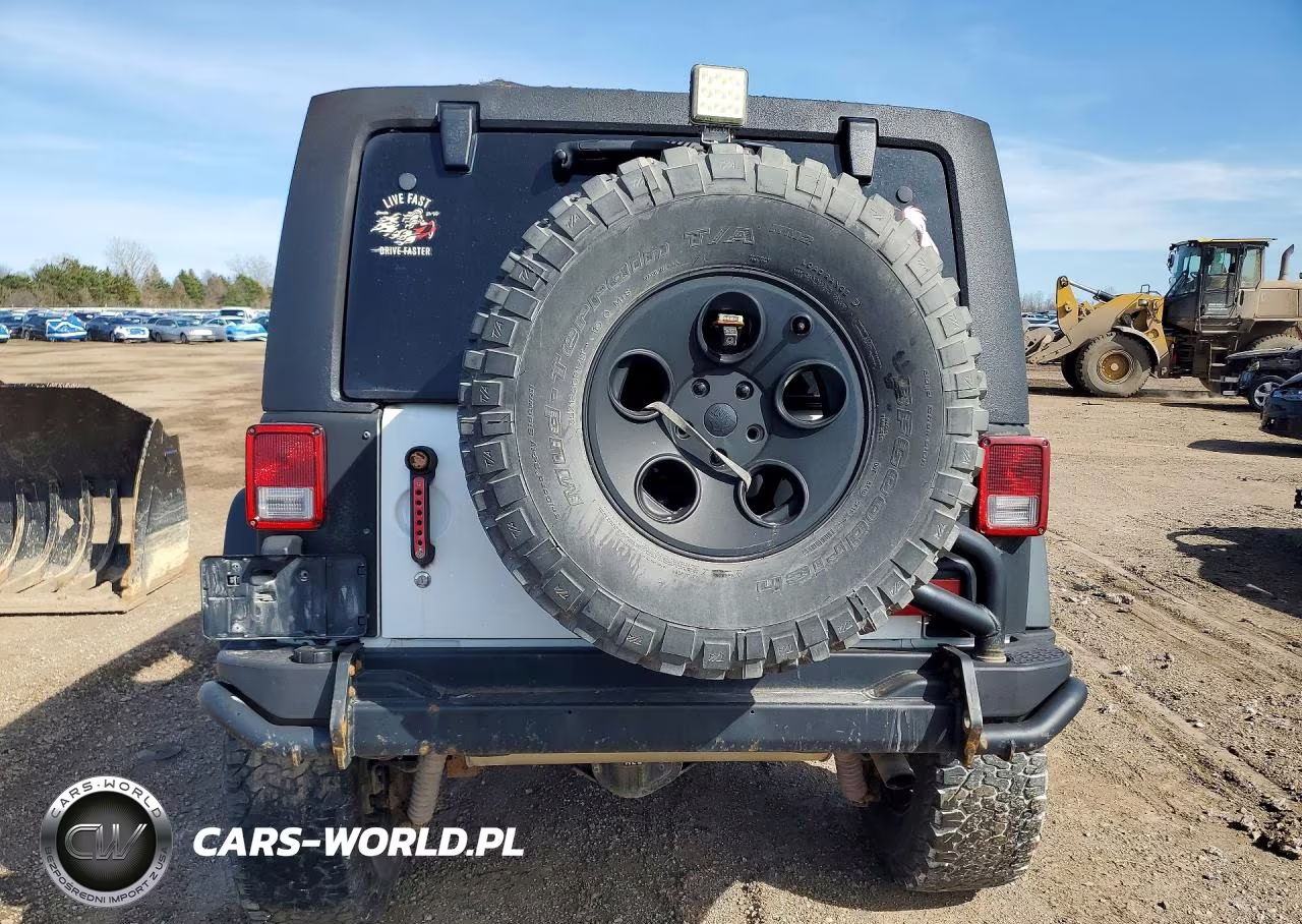 2015 Jeep Wrangler Unlimited Rubicon VIN:1C4BJWFG8FL656306 - 6