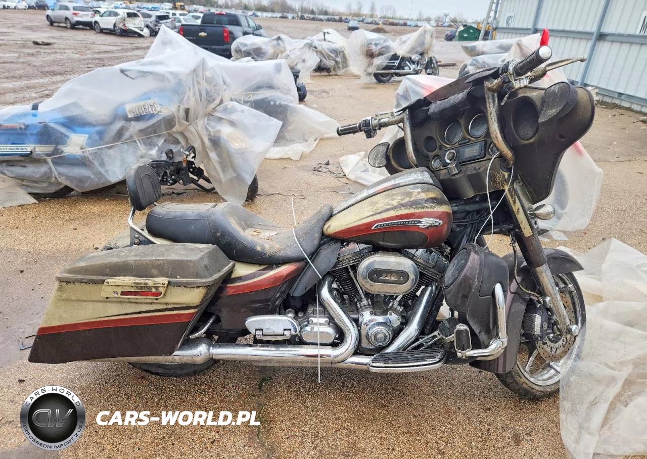 2011 Harley Davidson Flhxse2