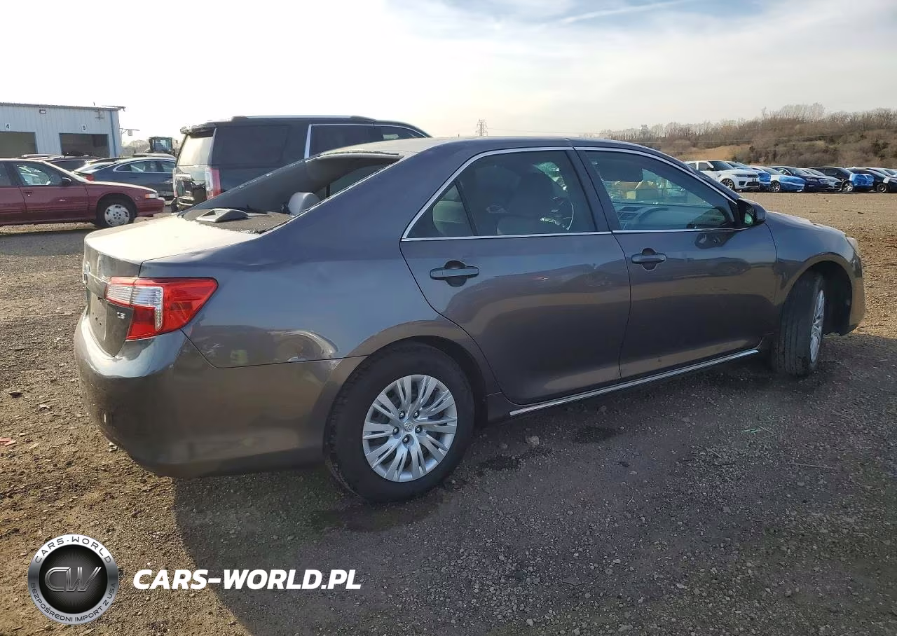 2014 Toyota Camry Le VIN:4T4BF1FK2ER433245 - 3