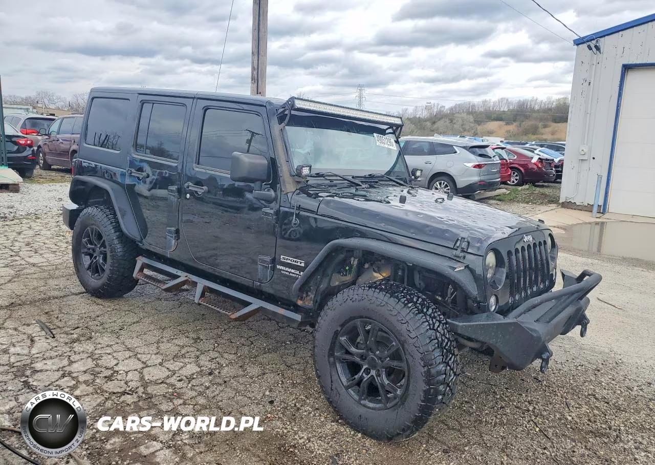 2014 Jeep Wrangler Unlimited Sport VIN:1C4BJWDGXEL202110 - 4