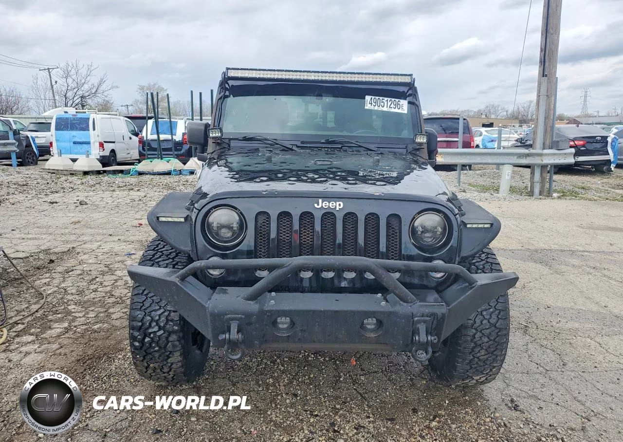 2014 Jeep Wrangler Unlimited Sport VIN:1C4BJWDGXEL202110 - 5