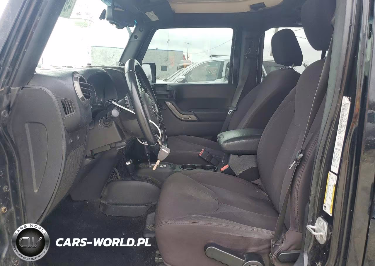 2014 Jeep Wrangler Unlimited Sport VIN:1C4BJWDGXEL202110 - 7