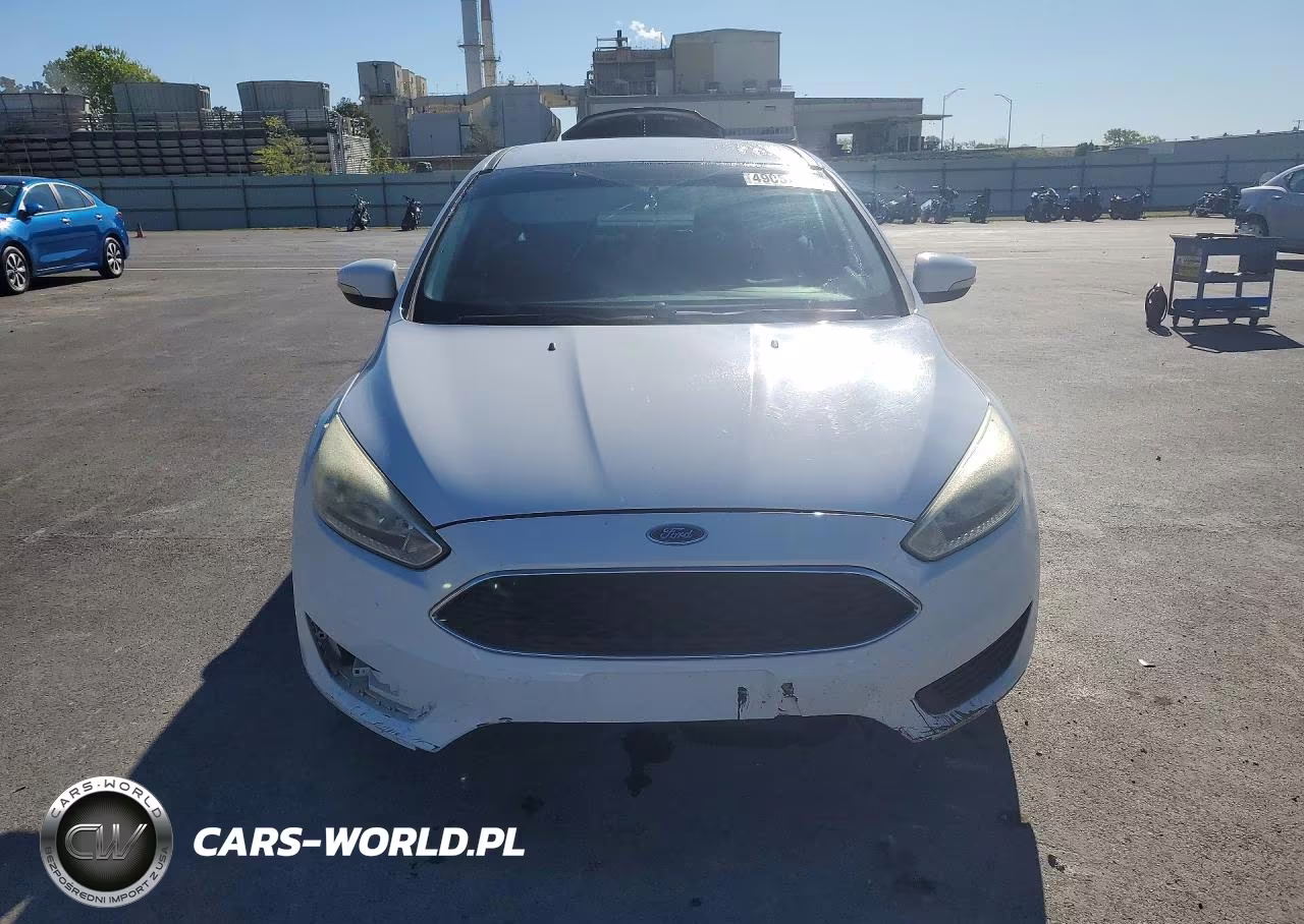 2015 Ford Focus Se VIN:1FADP3F2XFL262810 - 5