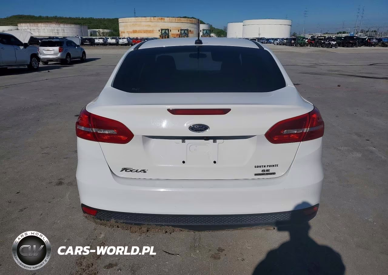 2015 Ford Focus Se VIN:1FADP3F2XFL262810 - 6