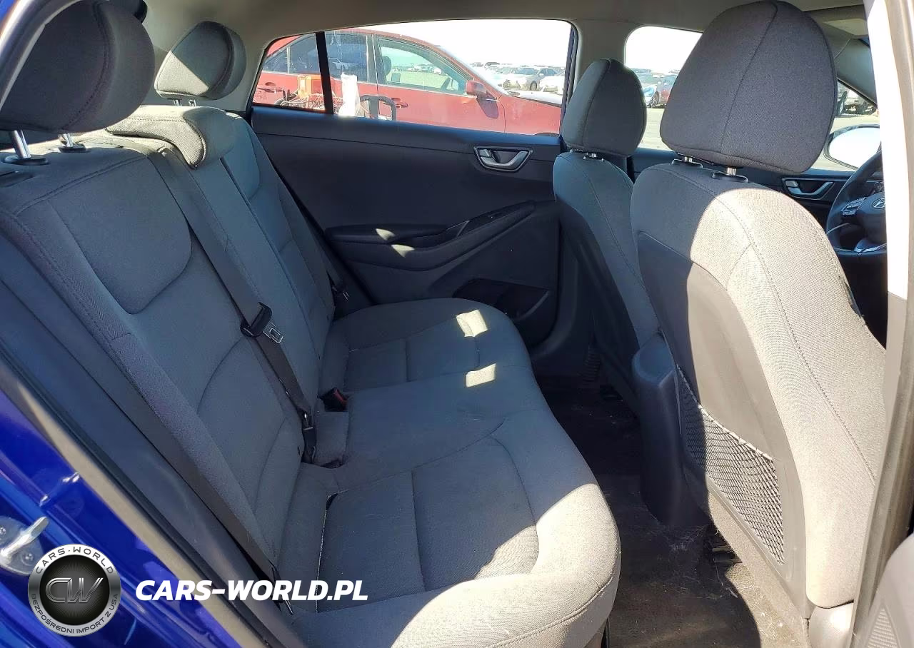 2020 Hyundai Ioniq Hybrid Blue VIN:KMHC65LC6LU239155 - 10
