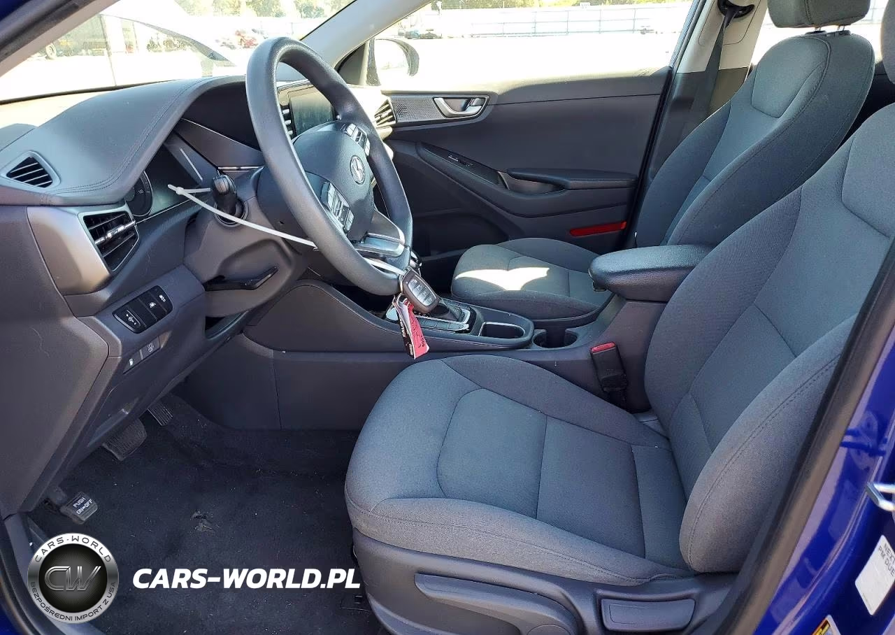 2020 Hyundai Ioniq Hybrid Blue VIN:KMHC65LC6LU239155 - 7