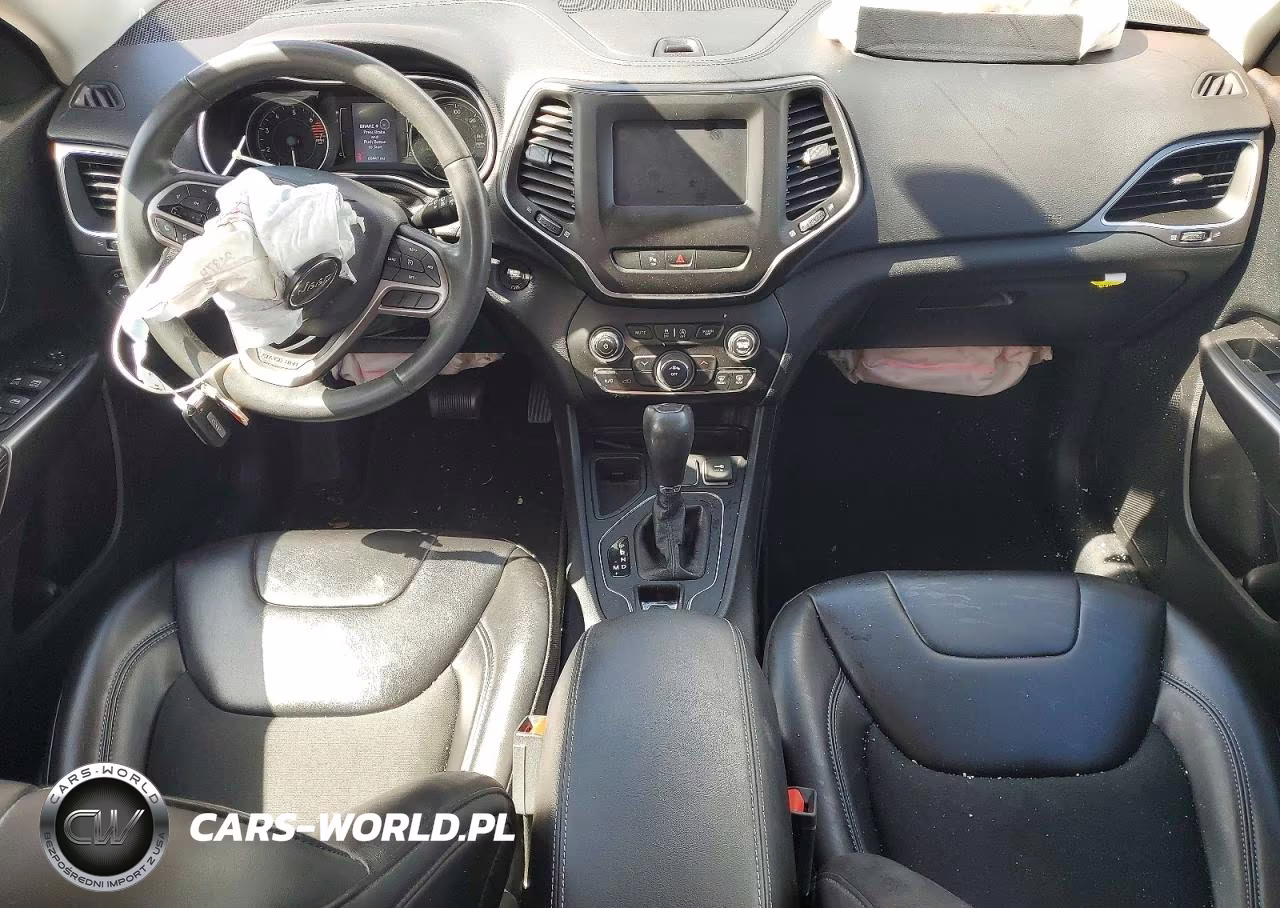 2020 Jeep Cherokee Latitude Plus VIN:1C4PJLLB7LD573727 - 8