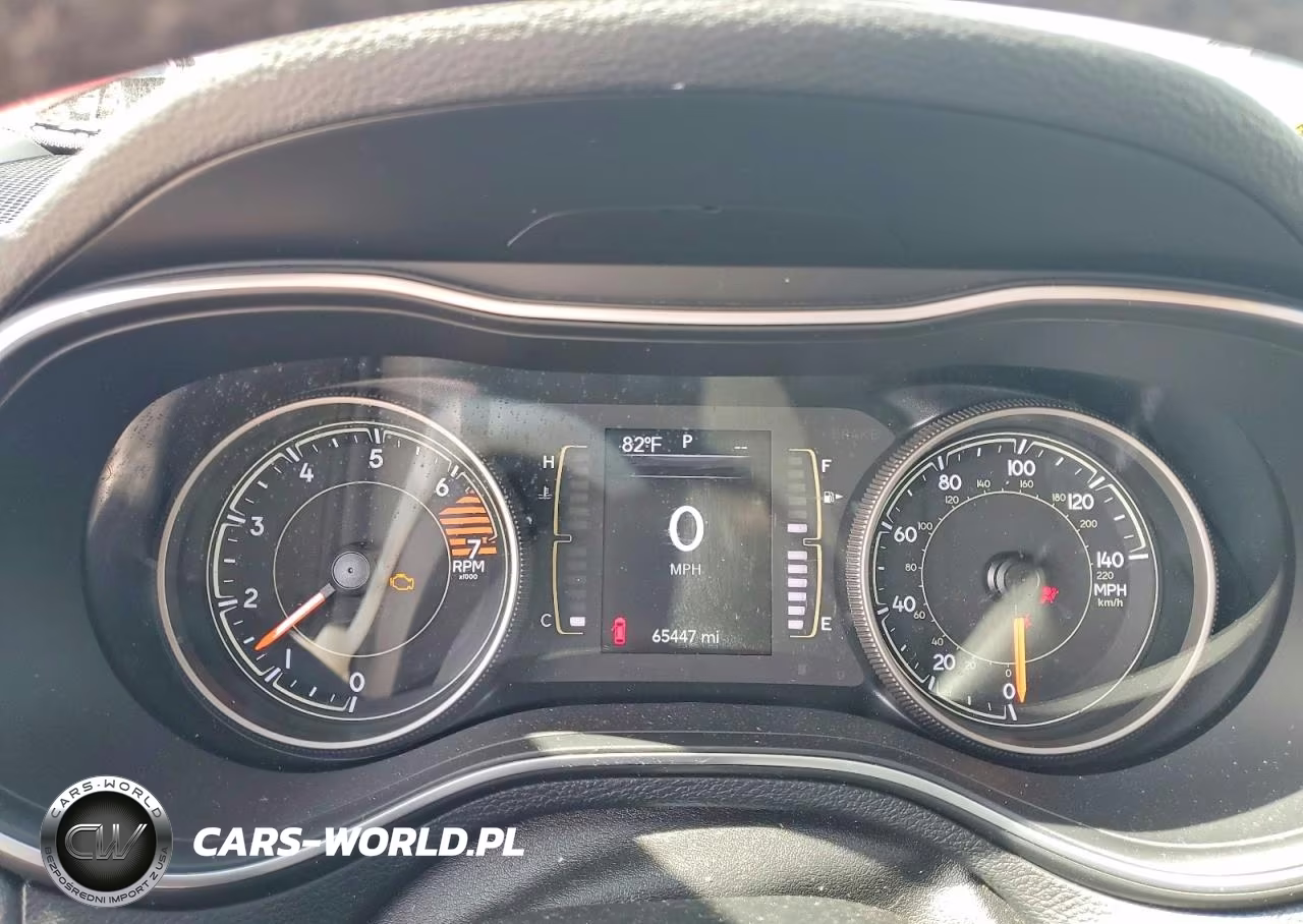 2020 Jeep Cherokee Latitude Plus VIN:1C4PJLLB7LD573727 - 9