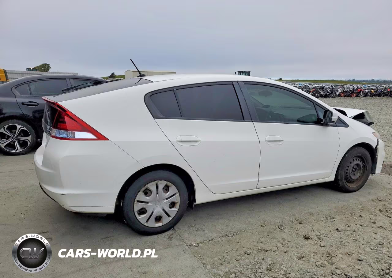 2014 Honda Insight VIN:JHMZE2H31ES000148 - 3