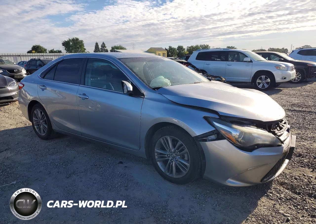 2015 Toyota Camry Se VIN:4T1BF1FK6FU484159 - 4